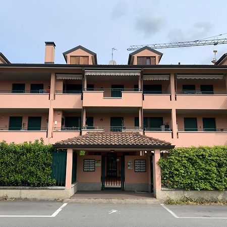 Bilocale A Lainate Lainhouseアパートメント エクステリア 写真